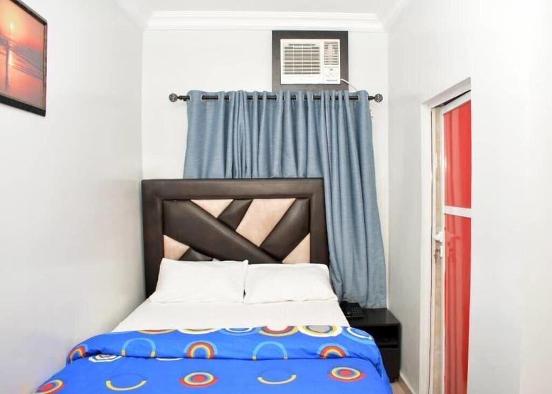 Rush Hotel image