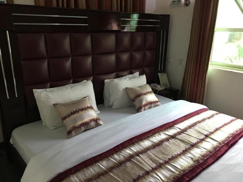 Twin Tower Hotel image