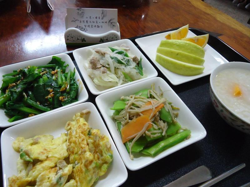 Pu Su Bed And Breakfast image