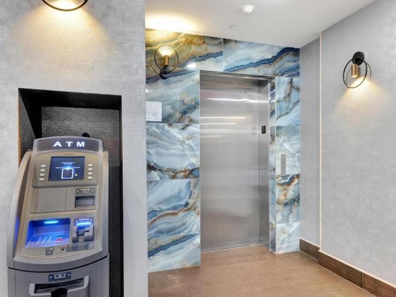 Hotel Pergola Jfk Airport image