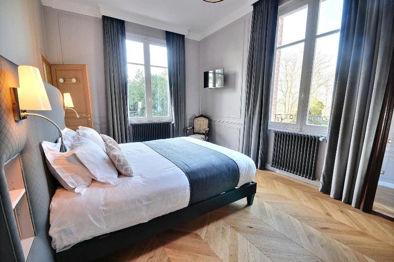 Cha Teau De La Bribourdia Re 8min Cabourg image