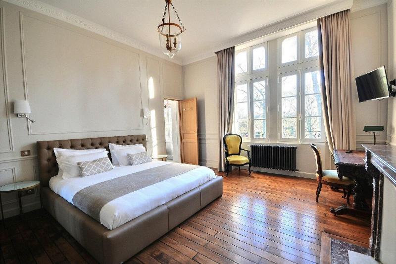 Cha Teau De La Bribourdia Re 8min Cabourg image
