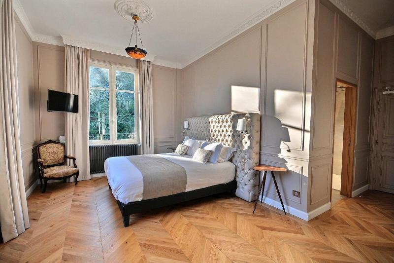 Cha Teau De La Bribourdia Re 8min Cabourg image