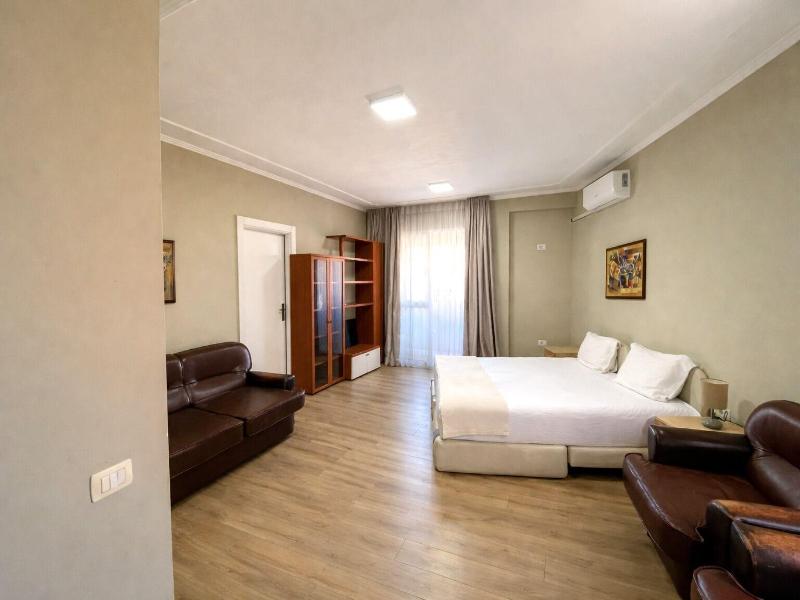 SUITE QUEEN SIZE BED — photo 5