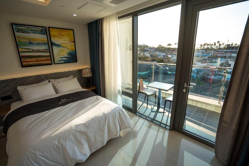 Blanc Hotel image