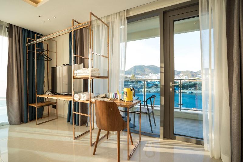Blanc Hotel image