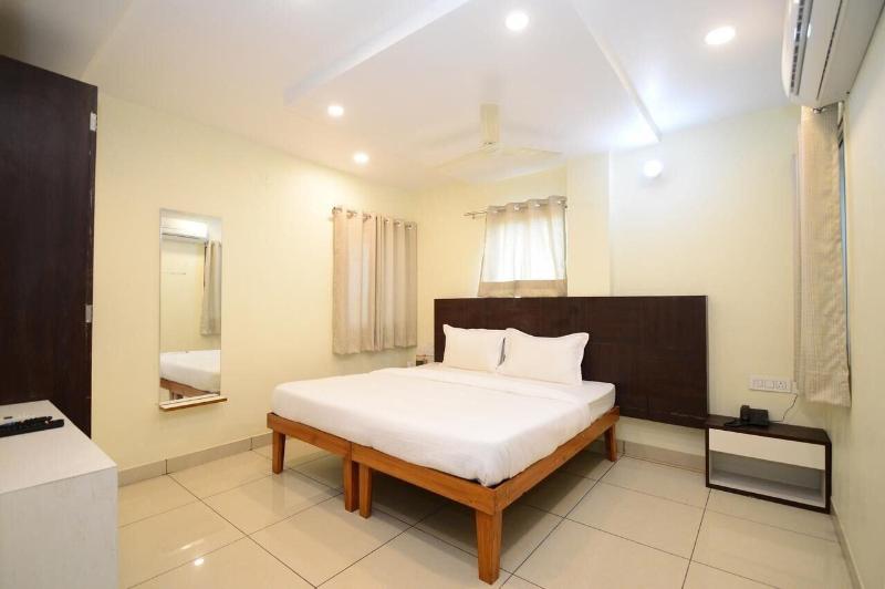 Hotel Rashika Palace image