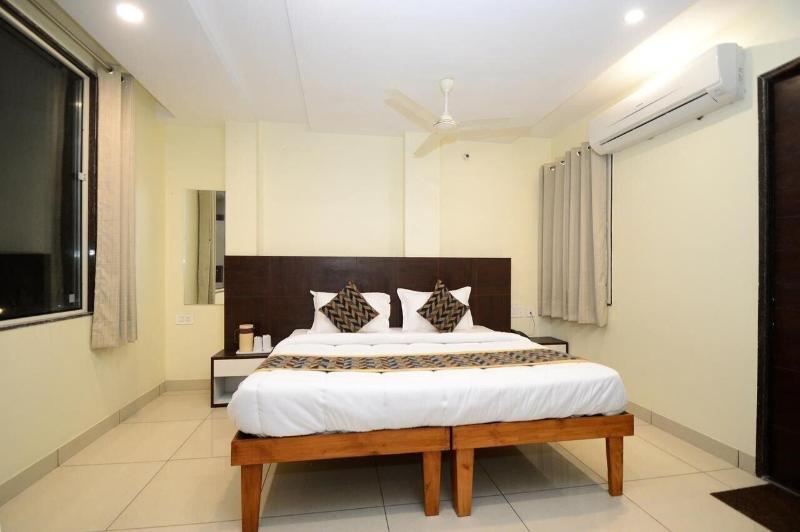 Hotel Rashika Palace image