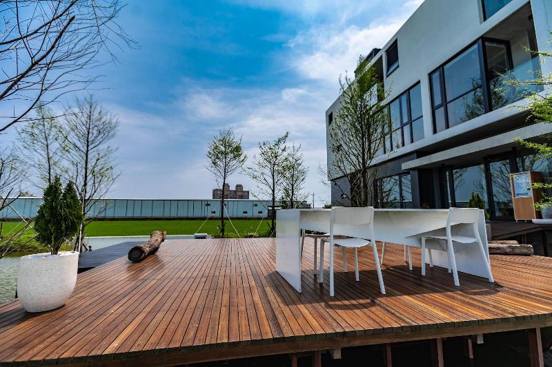 Life In Nature B B image