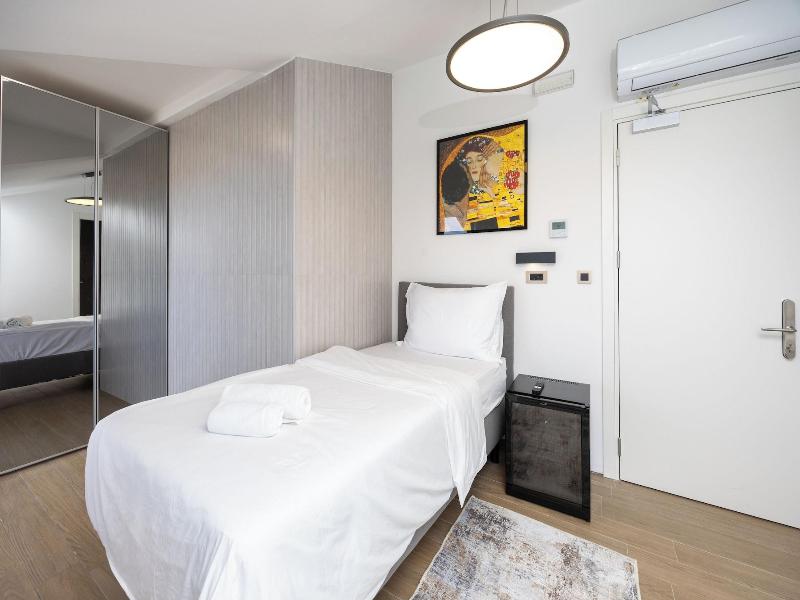 Hotel Teranea image