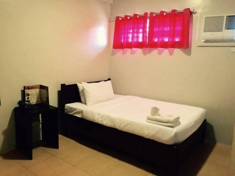 Kingsville Hotel image