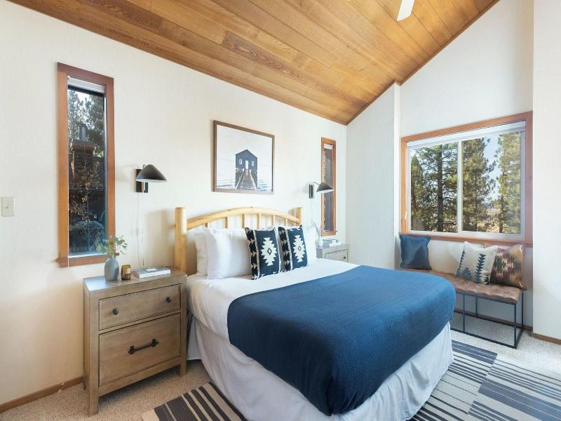Redwood By Avantstay Secluded Cabin W Views Spa image