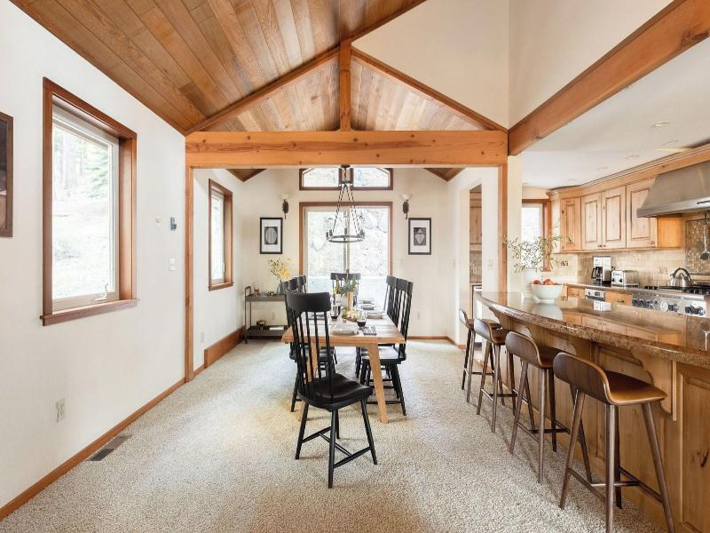 Redwood By Avantstay Secluded Cabin W Views Spa image