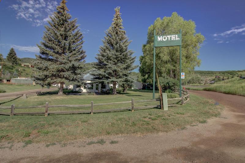 The Lodges Of Oak Creek — general view