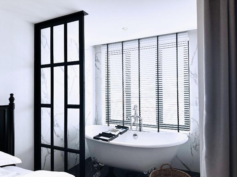 Glory Boutique Suite image
