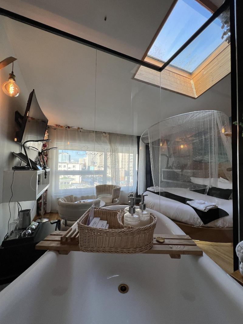 Nomado Boutique Hotel image
