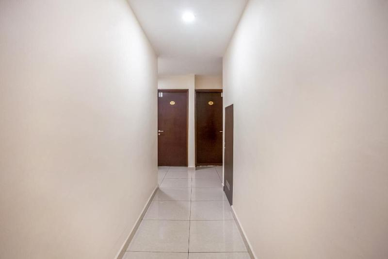 Sam Hotel image
