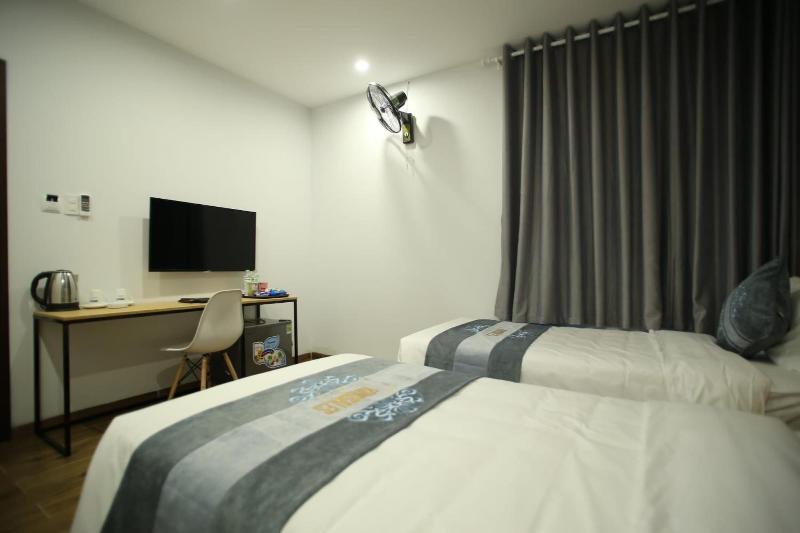 Kingsales Hotel image