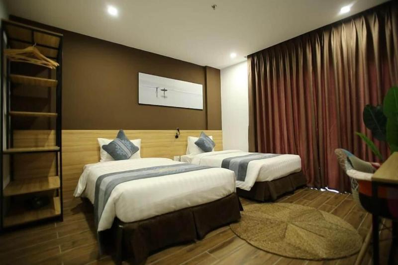 Kingsales Hotel image