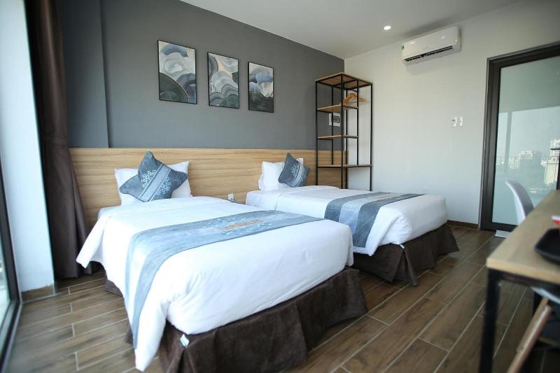 Kingsales Hotel image