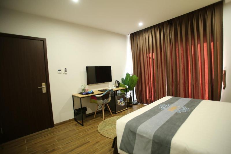 Kingsales Hotel image