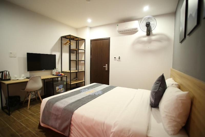 Kingsales Hotel image