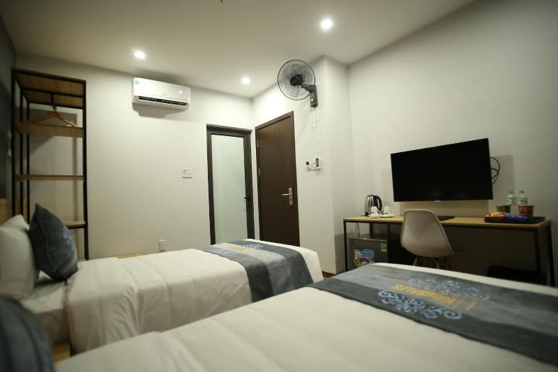 Kingsales Hotel image