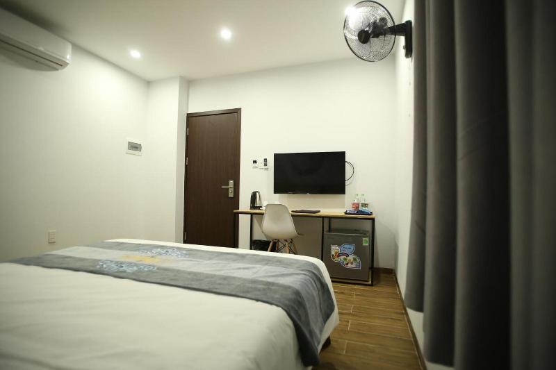 Kingsales Hotel image