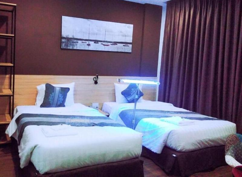 Kingsales Hotel image