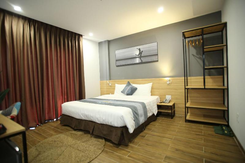 Kingsales Hotel image
