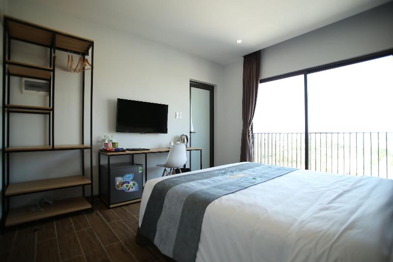 Kingsales Hotel image