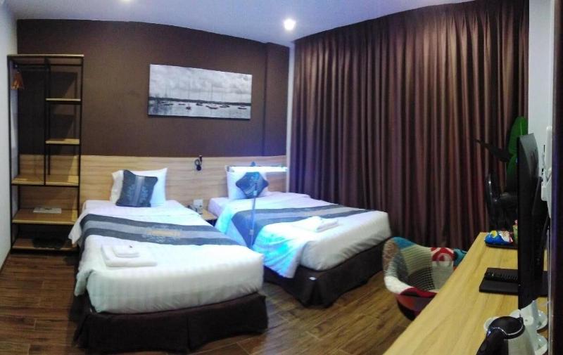 Kingsales Hotel image