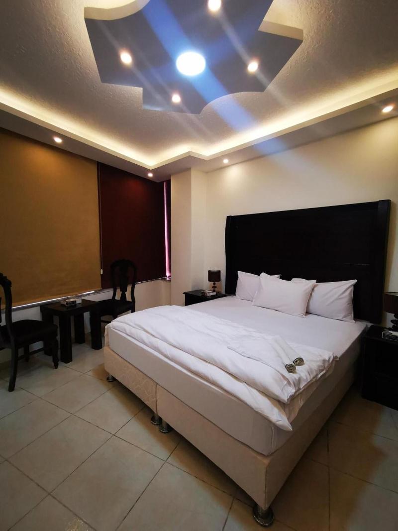Alfakher Hotel Apartments image