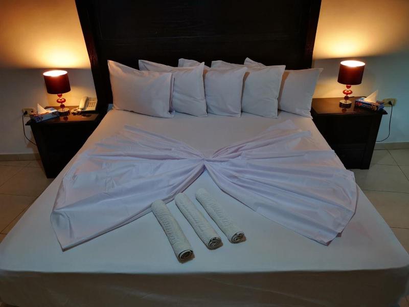 Alfakher Hotel Apartments image