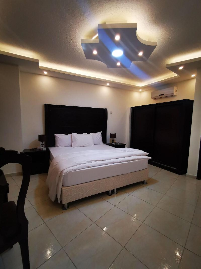Alfakher Hotel Apartments image