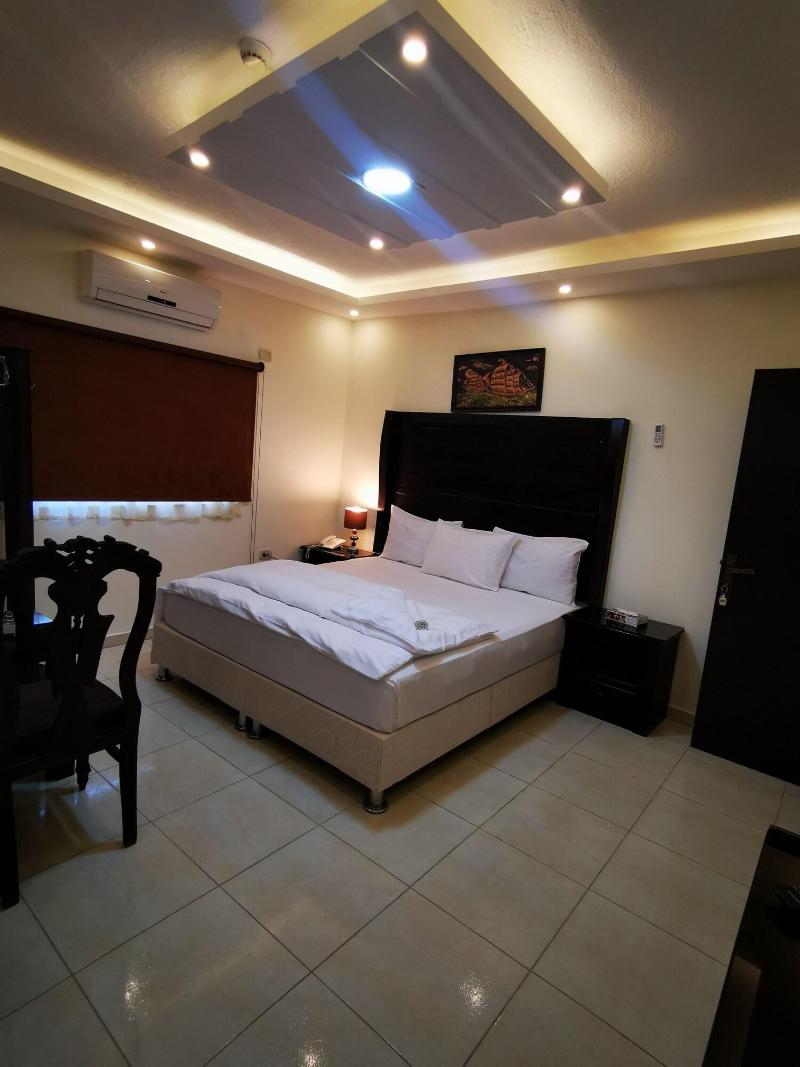 Alfakher Hotel Apartments image