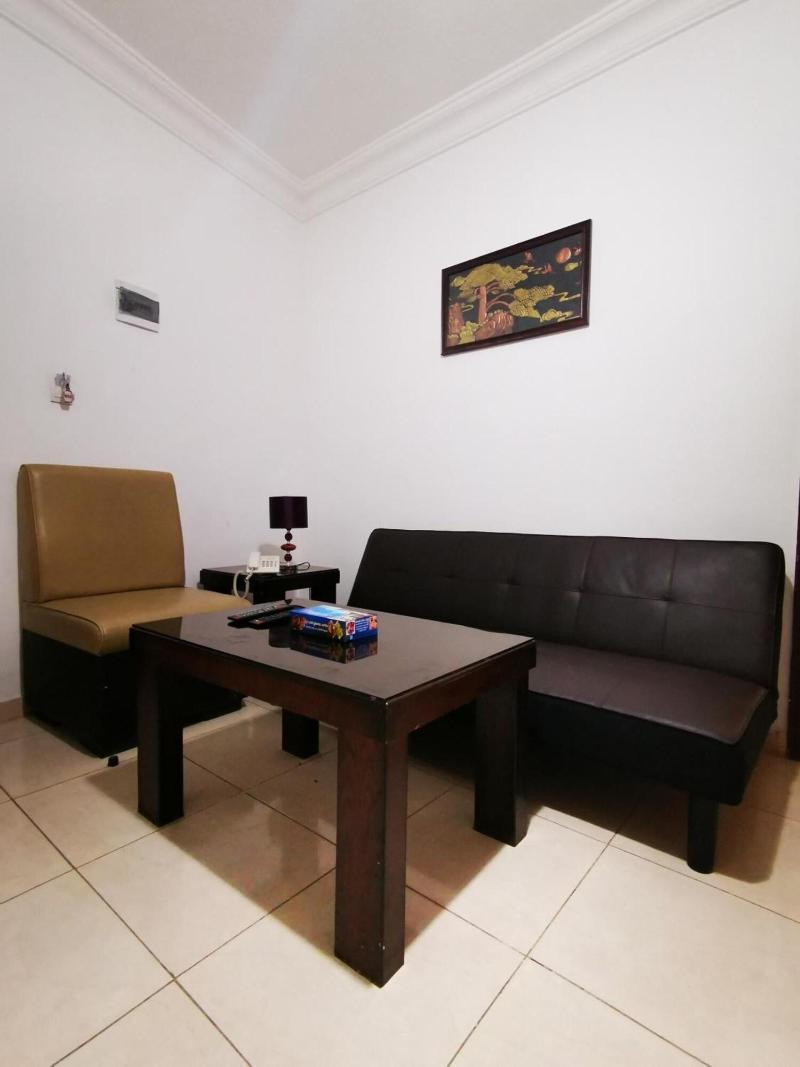 Alfakher Hotel Apartments image