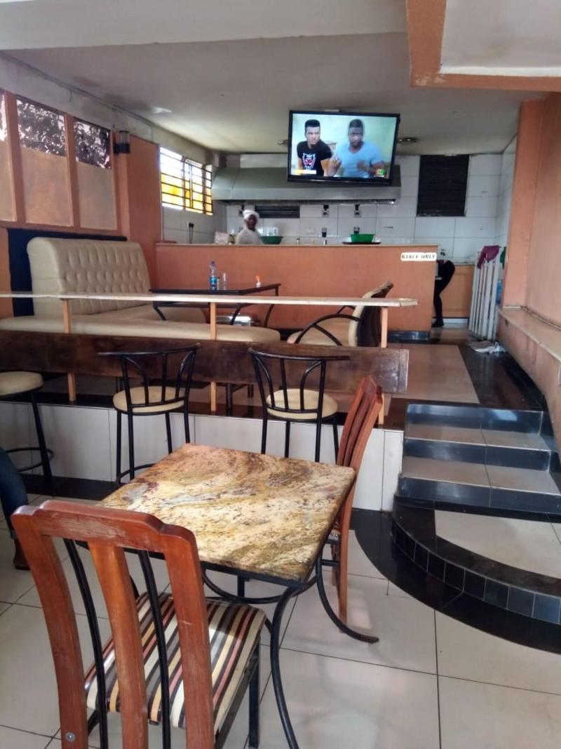 Maates Hotel image