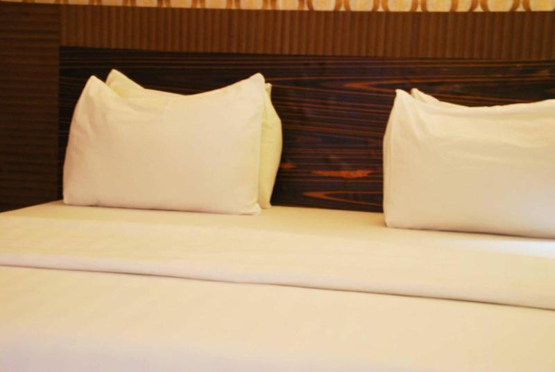 Tuscany Suites image