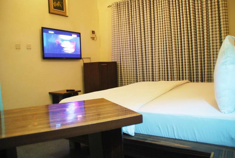 Tuscany Suites image