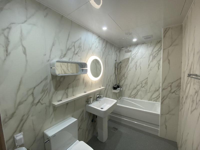 The Leeds Hotel image
