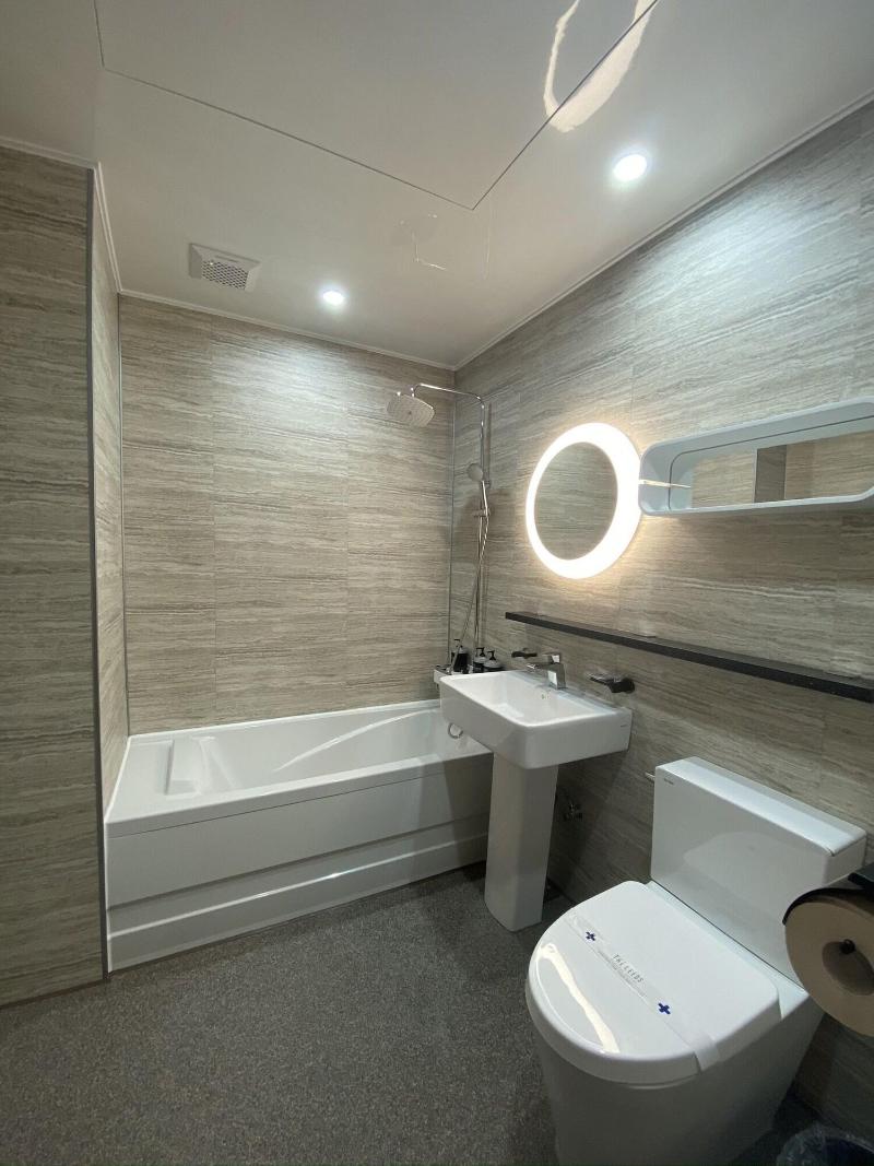 The Leeds Hotel image