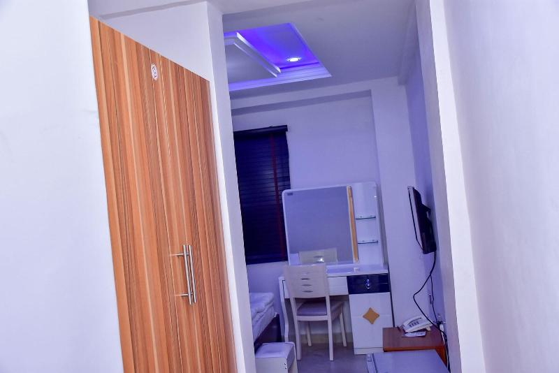 Thrivemax Hotel And Suites image