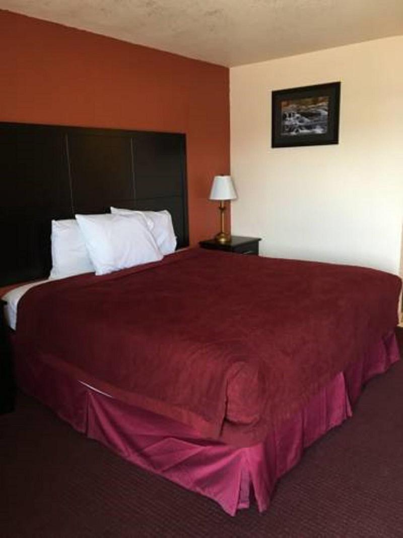 Ozark Springs Lodge image
