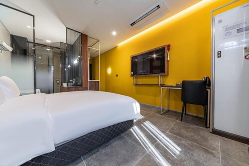 Hotel Ru136 image