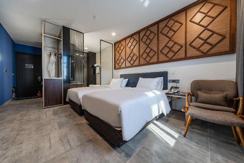 Hotel Ru136 image