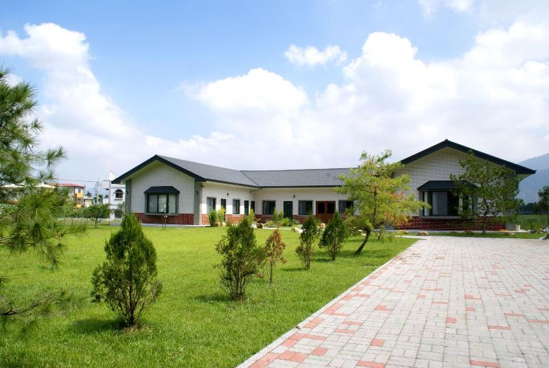 Hofeng Xiangcun B B — main photo