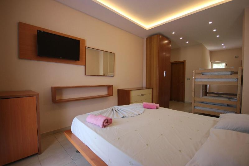 Ambassador Resort — photo 3