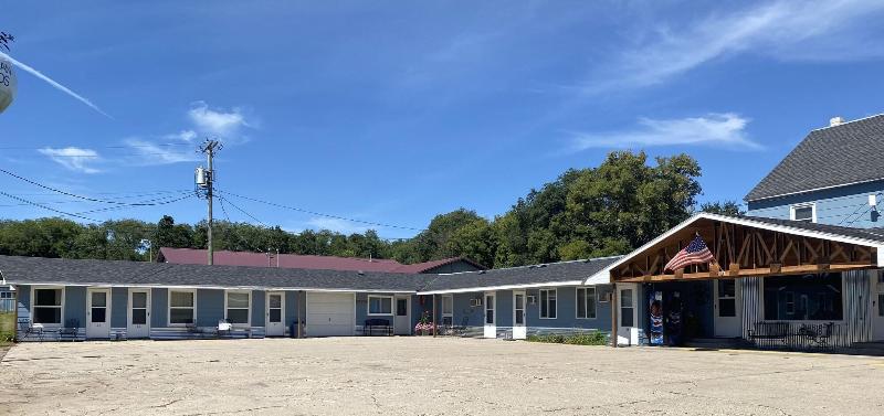 Pelican Motel image