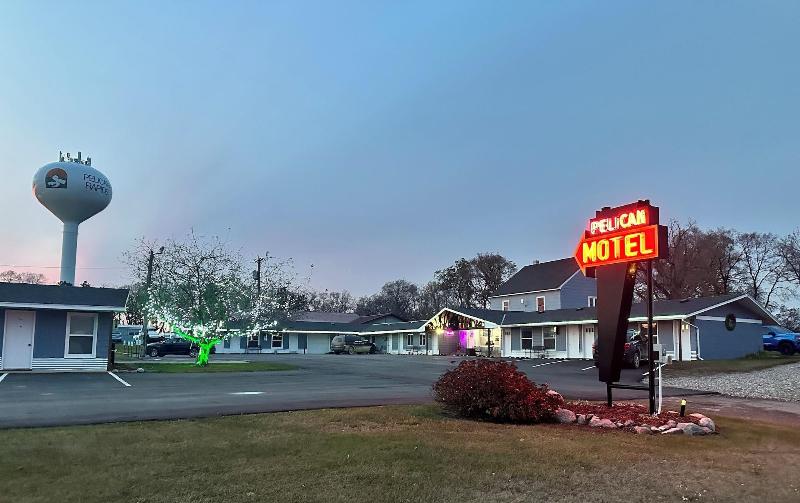 Pelican Motel image